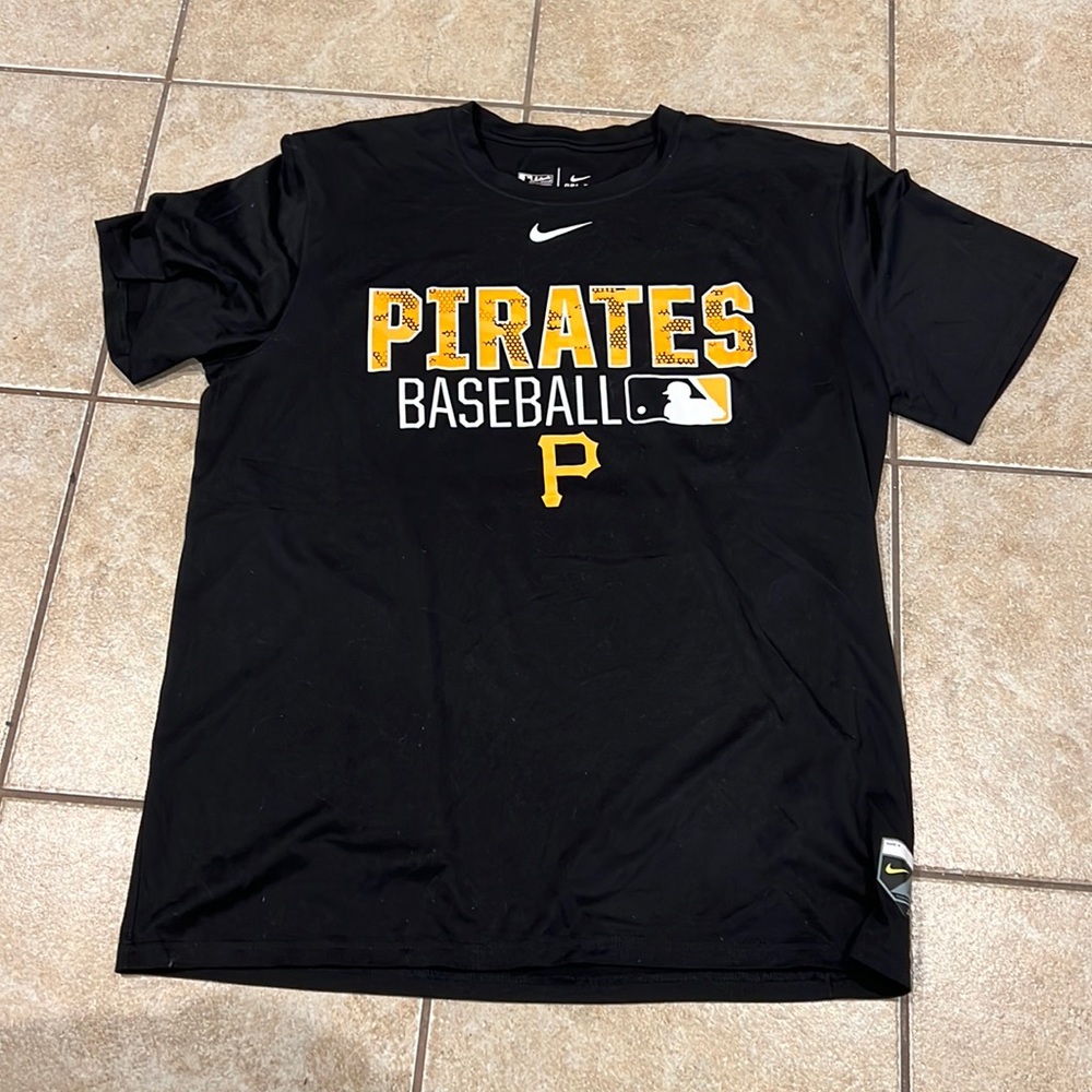 Nike Men’s Authentic Collection Performance Apparel Pirates Dri-Fit Large Tee